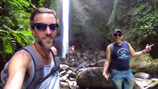 Two Travelers Have a Fun Day in the Philippines