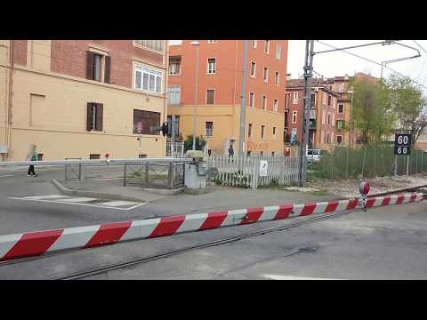 ETR350 TPER in transito al PL di Via Paolo Fabbri