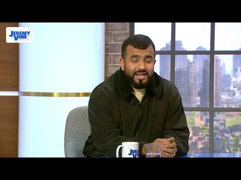 Hussain Manawer recounts mother's death and recites moving poem