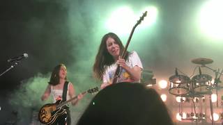 Haim - Nothing’s Wrong (Live)