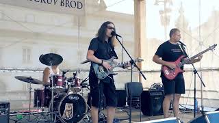 Video MALASHNIKOW - KOUKEJ VSTÁT (živák2018)