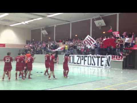 Holzpfosten Schwerte feiert mit den besten Fans der Welt