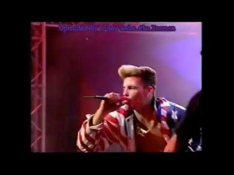 Vanilla Ice Live perfomance in UK Rollin in my 5.0 1991