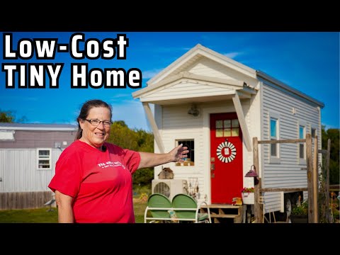 Retired Woman helps to build her own Affordable Tiny House - so cute!