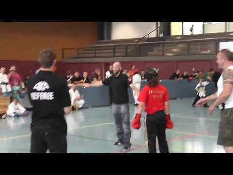 2013-07-13 BM-Kickboxen - Pinar Bolat Sieg im Halbfinale LK-Newcomer in Ebern - Sugambrer Fightclub