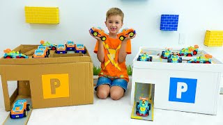 बच्चे नई व्लाद और निकी की खिलौना कारों से खेलते हैं video
