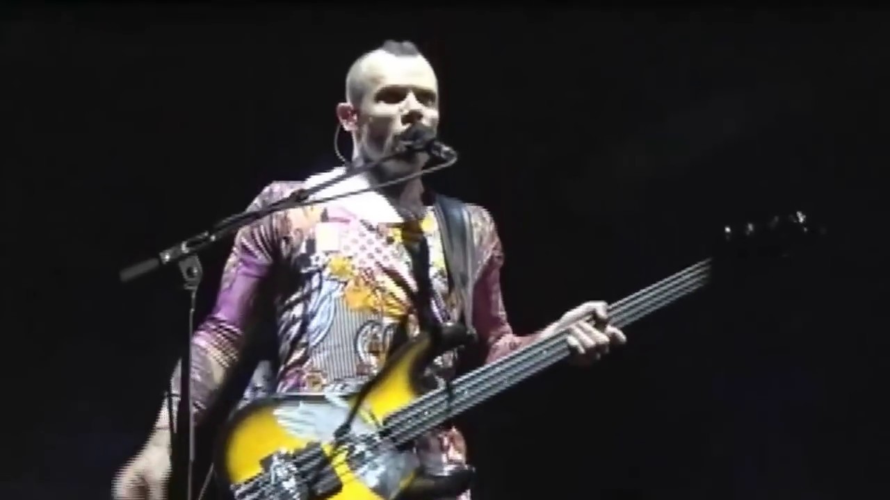 Red Hot Chili Peppers - Give It Away - Live Fuji Rock - 2006 (Amazing Performance) - YouTube