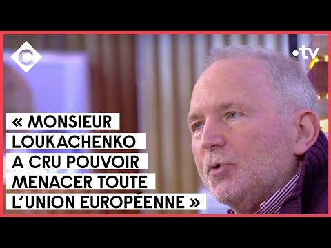 Invités : Bernard Guetta, Line Renaud, Samuel Labarthe, Isabelle Debré - C à Vous - 19/11/2021