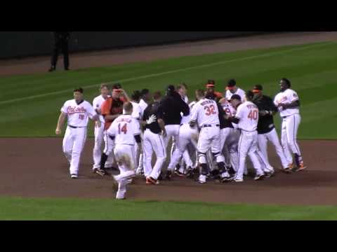 Robert Andino Walk Off Against Red Sox