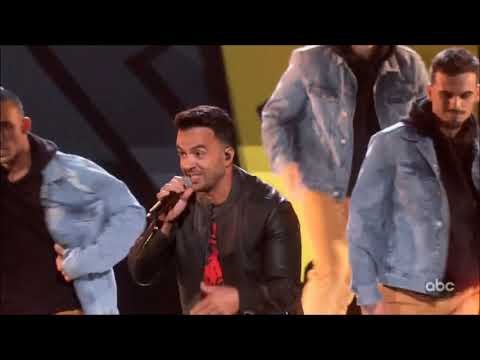 Luis Fonsi sings "Impossible" Live Mickey's 90th Birthday Spectacular HD 1080p