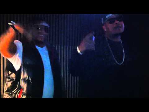 Leoski D & Reese G of 3piece in the studio working, prod by