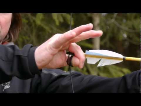 wie benutze ich einen Daumenring / how to use a thumbring / www.bogen-daumenring.de