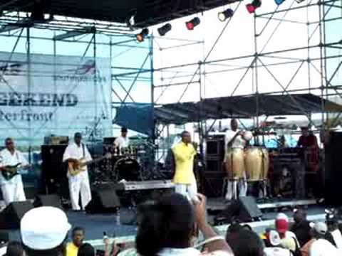 Steve Harvey introduces Kem @ Penns Landing, Unity Day 2008