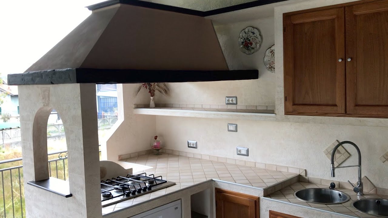 CUCINA IN MURATURA fai da te, con immagini e video che documentano passo dopo passo la costruzione.