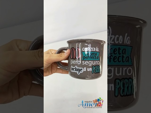 Vídeo relacionado con SPOTTED DOG GIFT COMPANY Taza Cafe de Cerámica 350ml con Diseño de Perro, Taza Desayuno con Caja de Regalo para Café y Té, Regalos para Amantes de los Perros