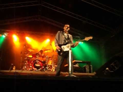 Liberdade Clandestina - Você me faz tão bem (ao vivo)