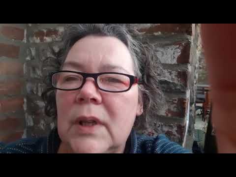 Sara-Jane from the UK trained at Kays Flower School and opened  her own Flower Shop