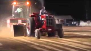 preview picture of video 'enhanced farm tractor pull Walnutport, Pa'