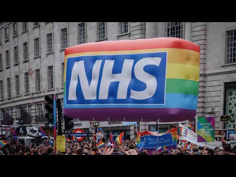 NHS maakt U-bocht over transgender vrouwen op biologisch vrouwelijke afdelingen