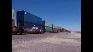 preview picture of video 'BNSF Intermodals (2) @Newberry Springs, Calif.'
