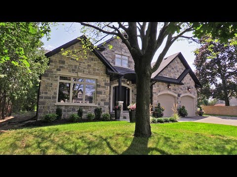 328 Sandhurst Drive Oakville | (c)  1988 -  2017  Axiom Productions
