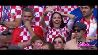 【サッカー】モニターに映った瞬間のクロアチアサポーター。リアクションが可愛い！
