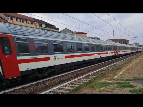 Treno a Milano Lambrate E.414 Intercity 674 da Livorno Centrale a Milano Centrale