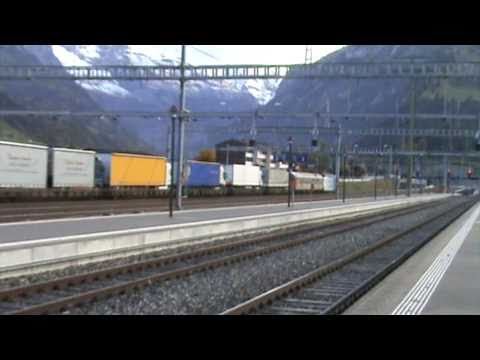 BLS Re 465 "001 Simplon" mit Hupac zug in Frutigen [07.10.08]