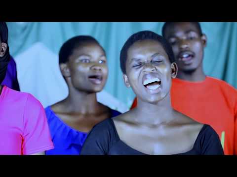 UPPERHILL YOUTH CHOIR MIGORI PERFORMING LIVE (TENDA WEMA SONG) AT MIGORI SOUTH SDA CHURCH