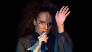 Mónica Naranjo - Amor y Lujo LIVE (Stage) [with Eng Subs]