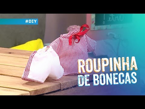 Roupinha de boneca por Solange Adam