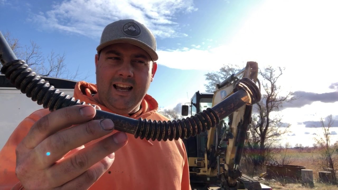 Maintenance Monday caterpillar 259D oil change