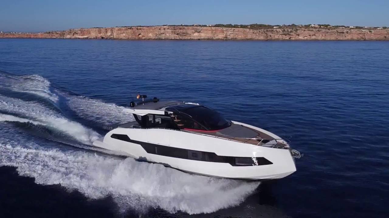 Видеотур по Astondoa Coupe 655