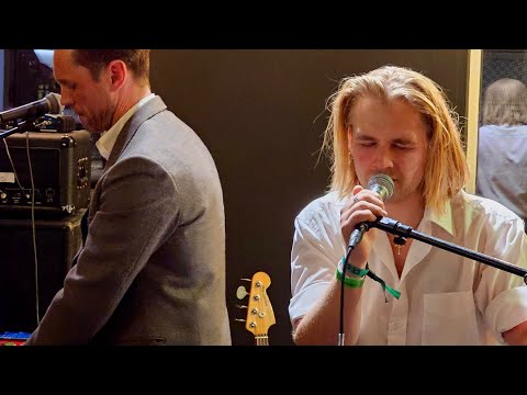 Klemens Hannigan - Don't Feel Right @ Smekkleysa (Iceland Airwaves 2023)