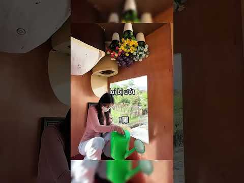 Thật khó mà sống trong một ngôi nhà lộn ngược đến mức lọ chutney rơi trúng cô gái 😱🤯 #shortsvideo