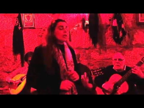 SUSANA PINTO FADO ,  NA TASQUINHA DA MARIA,NA RUA DO RECEAREI , PADRÃO DA LÉGUA