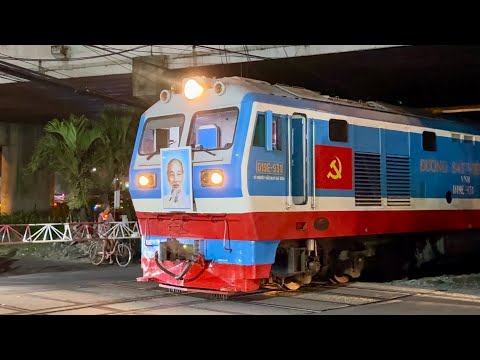 Tàu Hoả Việt Nam - Đoàn Tàu SE5 VIP - Đầu Máy Đức D20E (7-8-9-10)