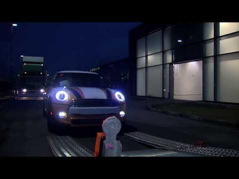Cargo Air Freight of the new MINI - Transport to Munich Airport | AutoMotoTV