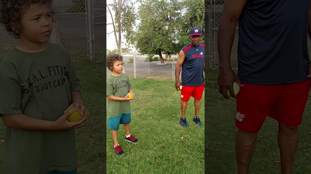 Baseball: throw under hand / USA Baseball