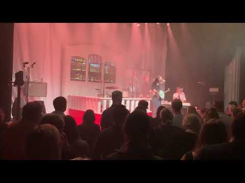 04.11.2022: HUGORM – Charles: Kedelhuset - Silkeborg