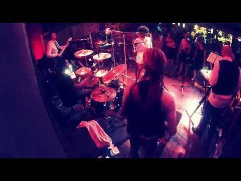 Treasure - NiGHT FEVER feat. Indy Eka - Live Bizz'Art 26.8.2016