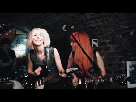 You Really Got Me - MonaLisa Twins (The Kinks Cover) // Live at the Cavern Club