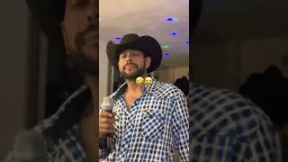 Con dinero baila el perro