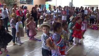 preview picture of video 'Festa junina . Dança de  Yuri Scapolon e Sophia .'