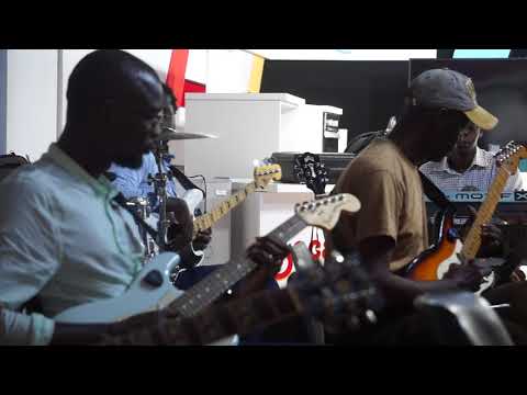 Vidéo : Jimmy Mbaye retrouve sa place chez Youssou Ndour Vidéo : Jimmy Mbaye retrouve sa place chez Youssou Ndour