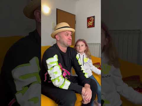 Salvo fa scherzo a Giorgia e si arrabbia tantissimo e da un calcio a Papà Salvo! #shorts
