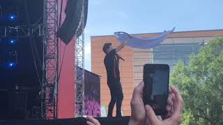 Michael Patrick Kelly Hannover 2018 - Flag