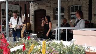 Miss Acquaroli - Party- und Hochzeitsband