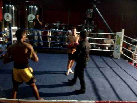 Round 1 - Rafael "Brazilian Muay Thai" vs Jeferson K-1 Destroyer.MPG