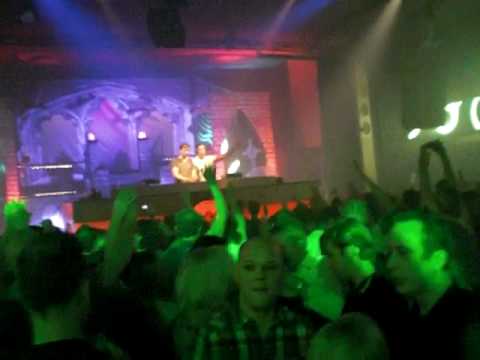 Seduxxion - 6 feb '10 - Cosmic Gate plays Nic Chagall - This moment (prog mix)
